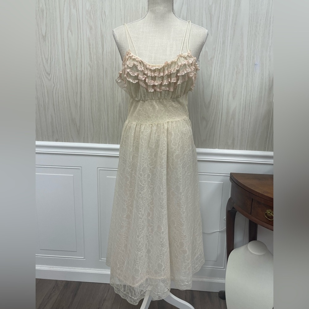 Vintage lace nightgown intimates light pink and beige
